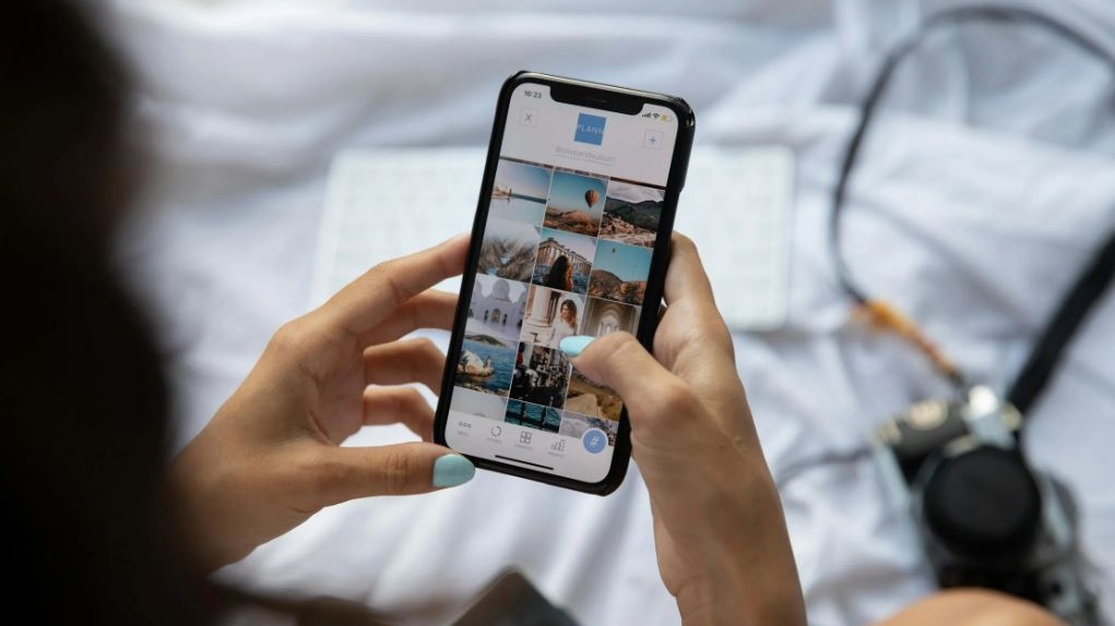 Regno Unito: il governo chiede aiuto agli influencer per fermare viaggi all'estero per procedure cosmetiche